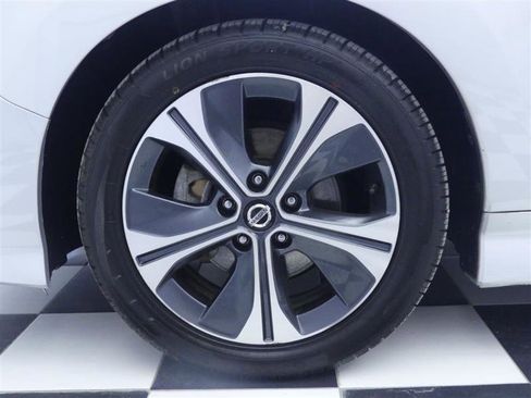 Used 2018 Nissan Leaf SL w/ SL Technology Package FWD image 28