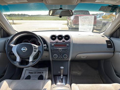Used 2010 Nissan Altima 2.5 S image 10