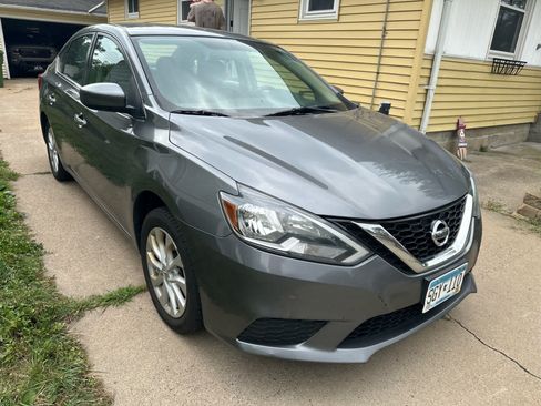Used 2018 Nissan Sentra SV FWD image 4