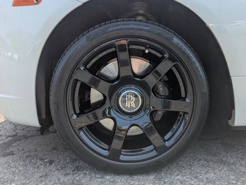 Used 2018 Rolls-Royce Dawn RWD image 69