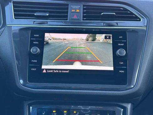 Used 2023 Volkswagen Tiguan SE AWD/4WD image 32