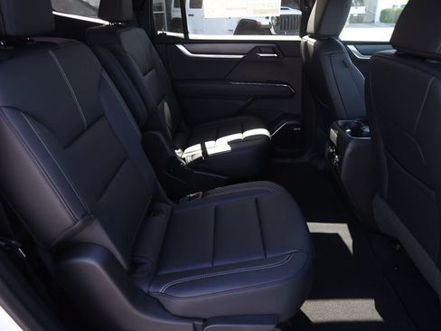New 2027 GMC Acadia Elevation w/ Elevation Premium Package AWD/4WD image 17