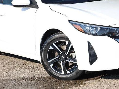 Certified 2025 Nissan Sentra SV FWD image 3