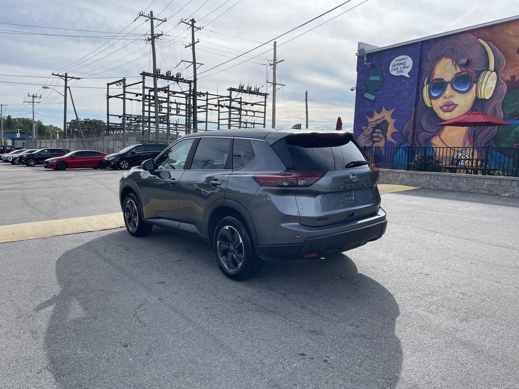 Used 2025 Nissan Rogue SV FWD image 3