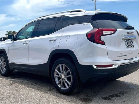 Used 2022 GMC Terrain SLT w/ Infotainment Package II AWD/4WD image 5