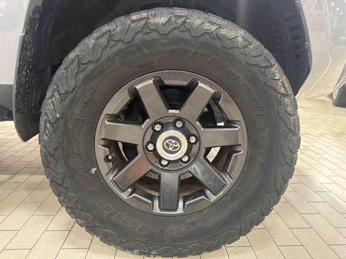 Used 2021 Toyota 4Runner Trail Special Edition AWD/4WD image 5