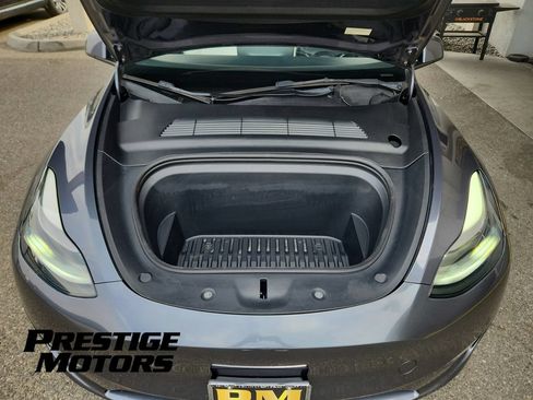 Used 2023 Tesla Model Y Long Range AWD/4WD image 37