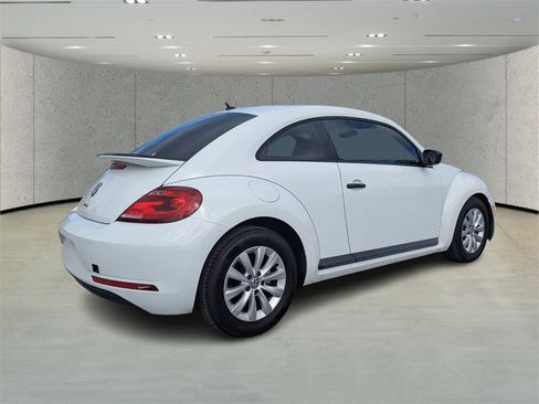Used 2017 Volkswagen Beetle 1.8T S image 3
