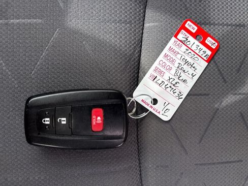 Used 2020 Toyota RAV4 XLE w/ XLE Grade Weather Package AWD/4WD image 33
