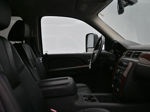 Used 2009 Chevrolet Silverado 2500 LTZ w/ Safety Package image 10