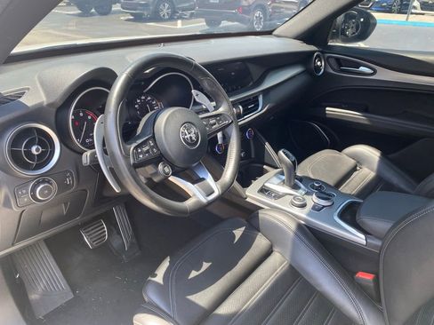 Used 2022 Alfa Romeo Stelvio Veloce AWD/4WD image 14