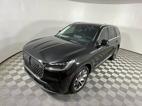 Used 2025 Lincoln Aviator Reserve image 9