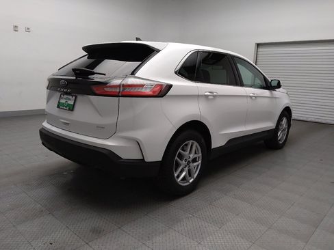 Used 2024 Ford Edge SEL image 9
