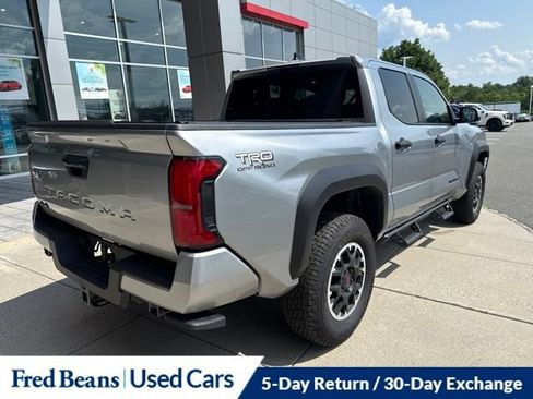 Used 2025 Toyota Tacoma TRD Off-Road AWD/4WD image 7
