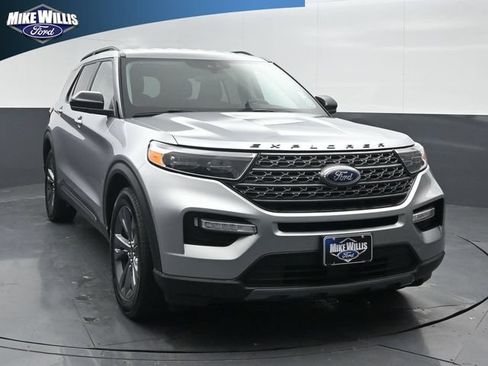 Used 2024 Ford Explorer XLT w/ Equipment Group 202A RWD image 1