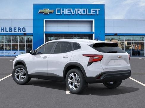 New 2026 Chevrolet Trax LS w/ LS Convenience Package FWD image 3