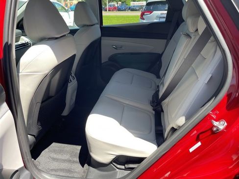 Used 2025 Hyundai Tucson Limited image 17