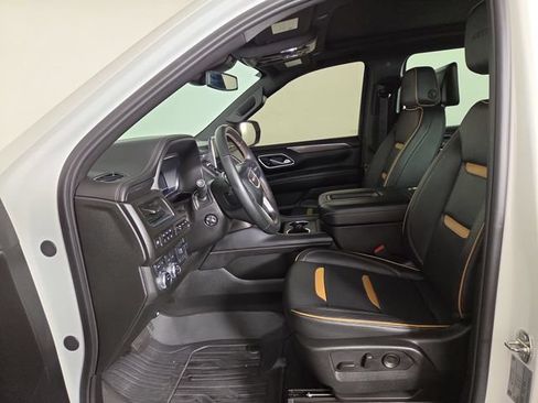 Used 2024 GMC Yukon XL AT4 w/ Technology Package AWD/4WD image 14