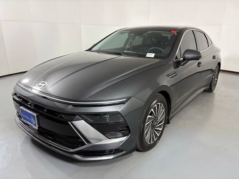 Used 2025 Hyundai Sonata Limited image 50