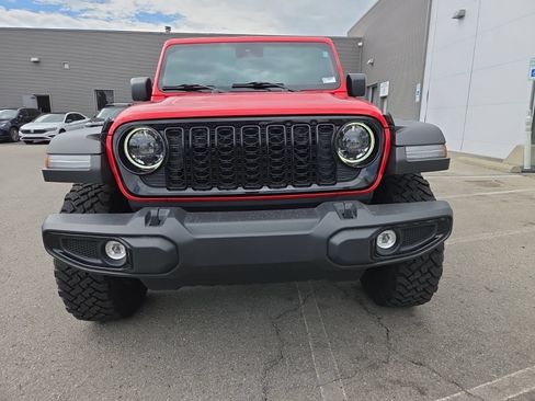 Used 2025 Jeep Wrangler Sport AWD/4WD image 4