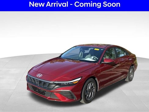 Used 2024 Hyundai Elantra Blue FWD image 2