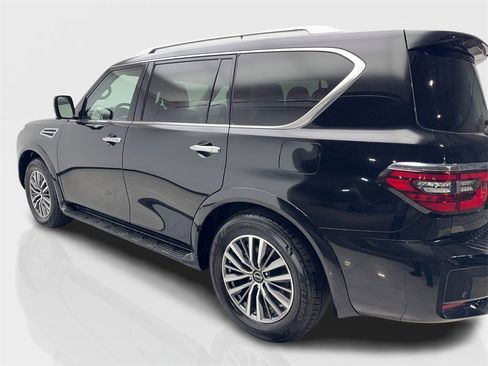Used 2024 Nissan Armada SL image 14