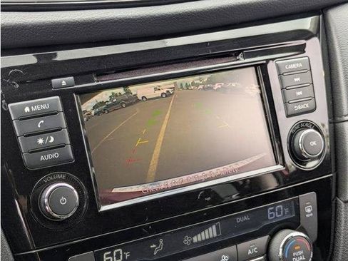 Used 2018 Nissan Rogue SV AWD/4WD image 56