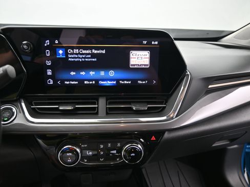 Used 2025 Chevrolet Trax ACTIV FWD image 19
