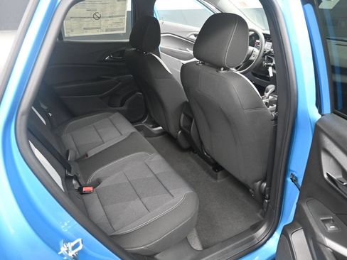 New 2026 Chevrolet Trax LS w/ LS Convenience Package FWD image 37