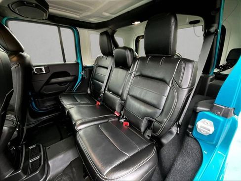 Used 2020 Jeep Wrangler Unlimited Sahara image 25