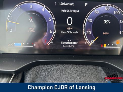 Used 2023 Jeep Grand Cherokee L Laredo image 18