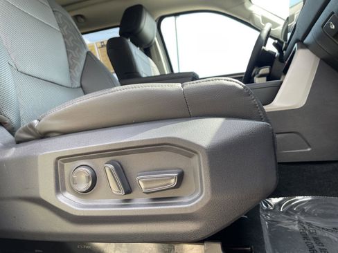 Used 2024 Toyota Tundra Limited AWD/4WD image 5