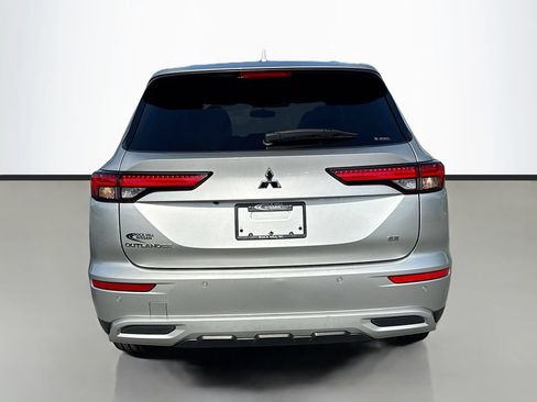 Used 2024 Mitsubishi Outlander SE AWD/4WD image 7