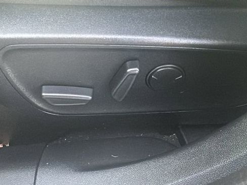 Used 2021 Ford Escape Titanium image 34