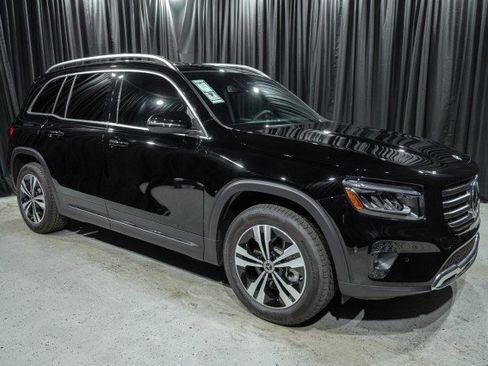 Used 2026 Mercedes-Benz GLB 250 image 3