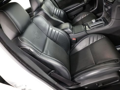 Used 2023 Chrysler 300 C RWD image 30