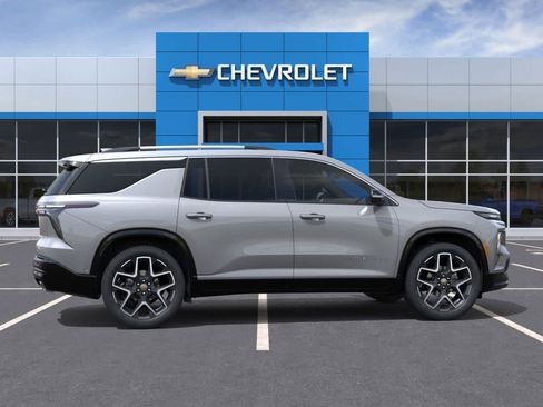 New 2026 Chevrolet Traverse High Country w/ LPO, Floor Liner Package image 5