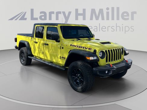 Used 2023 Jeep Gladiator Mojave w/ Cold Weather Group AWD/4WD image 7