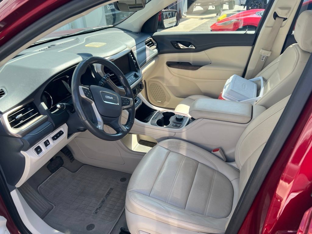 Used 2020 GMC Acadia Denali w/ Technology Package FWD image 15