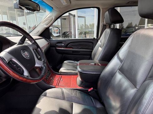 Used 2008 Cadillac Escalade ESV AWD image 28