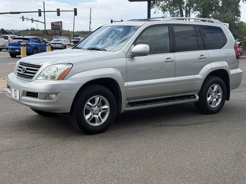 Used 2004 Lexus GX 470 w/ Preferred Accessory Pkg AWD/4WD image 4