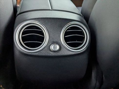 Used 2022 Mercedes-Benz GLC 300 4MATIC image 16