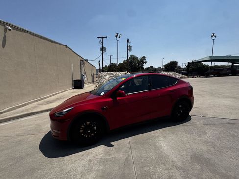 Used 2020 Tesla Model Y Long Range AWD/4WD image 2