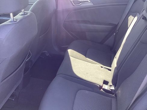 Used 2024 Kia Sportage LX image 9