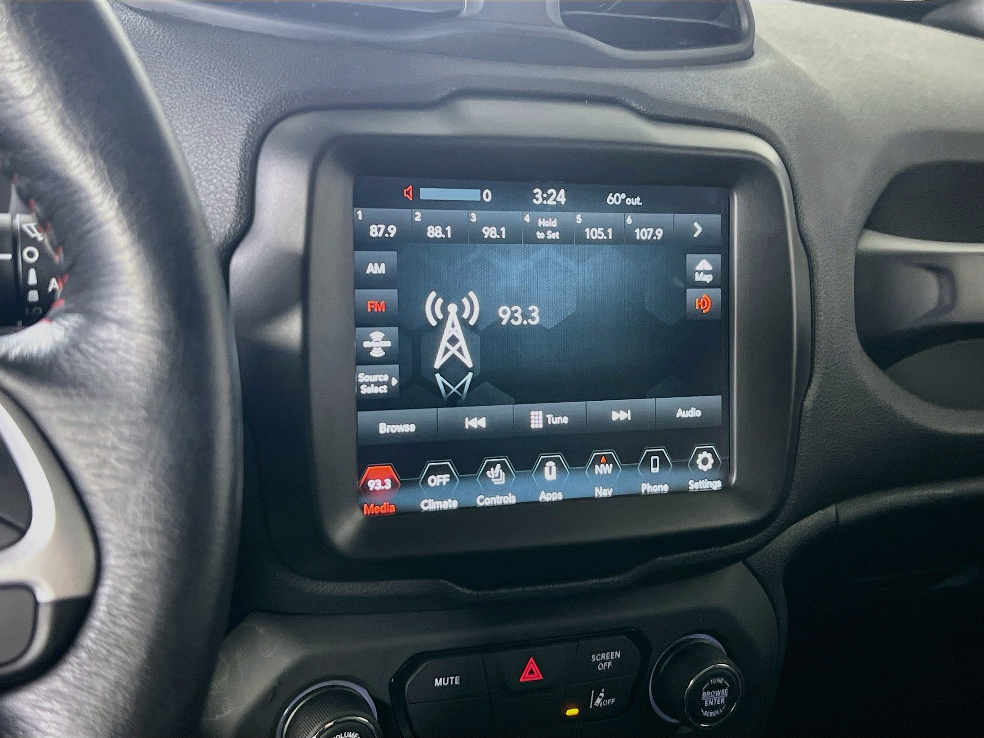 Used 2023 Jeep Renegade Trailhawk w/ Trailhawk Elite Group AWD/4WD image 15