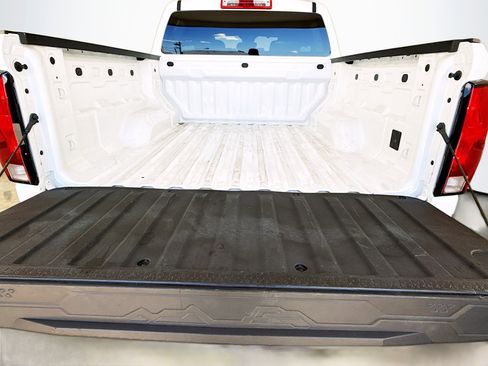 Used 2024 Chevrolet Colorado W/T image 25