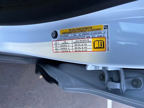 Used 2024 Chevrolet Equinox RS image 44