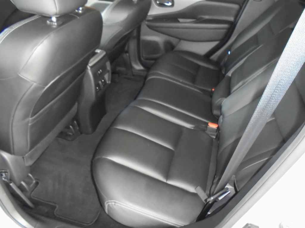Used 2023 Nissan Murano SV w/ SV Midnight Edition Package FWD image 9