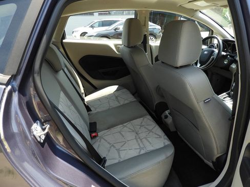 Used 2013 Ford Fiesta SE FWD image 22