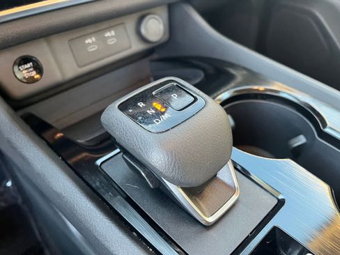 Used 2025 Nissan Rogue SV image 43